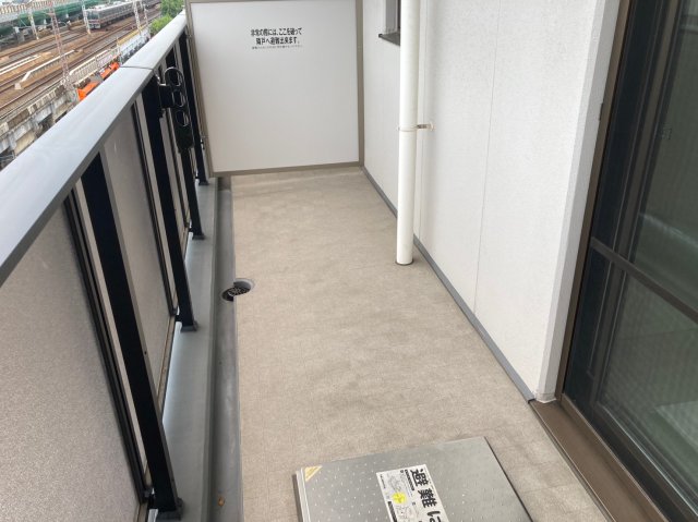 バルコニー　採光面の多いバルコニー