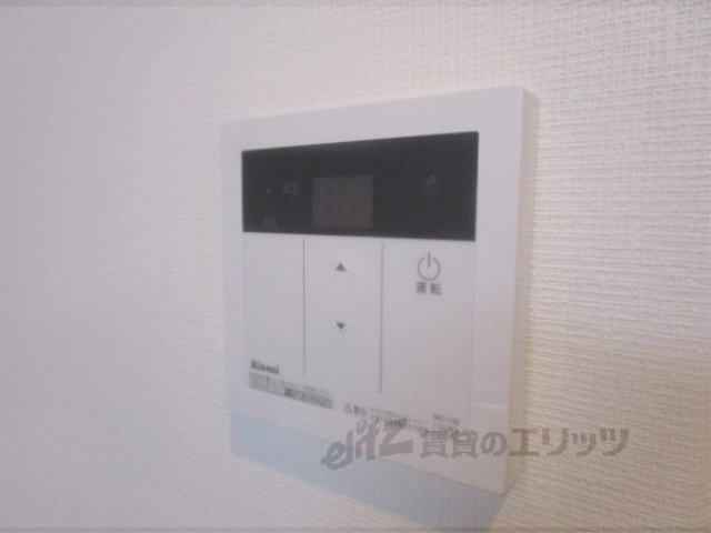 その他設備　給湯器リモコン