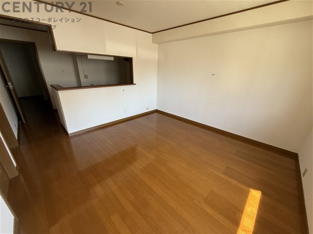 居室・リビング　２面採光の明るいお部屋です。