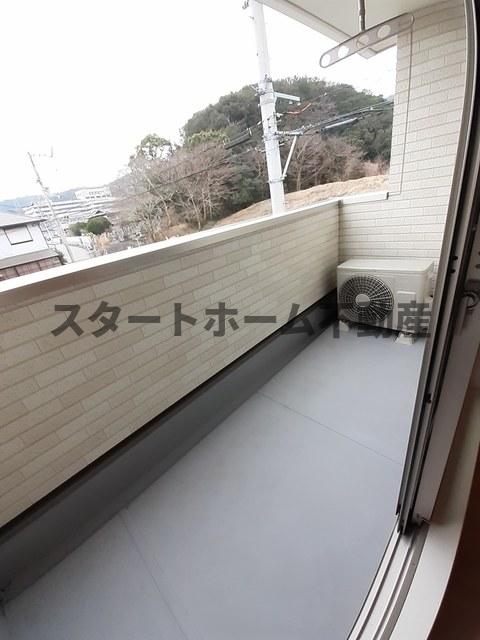 バルコニー　陽当たり良好なバルコニーです
