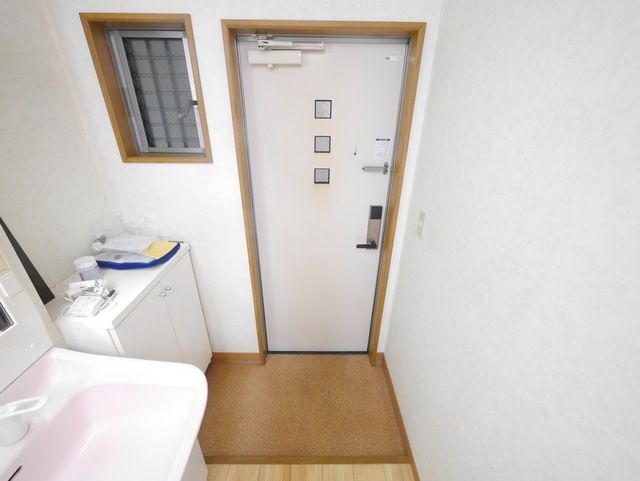 玄関　★お部屋探しは株式会社タウンハウジング東京まで★