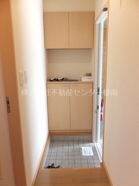 玄関　別部屋写真です。（間取り反転）