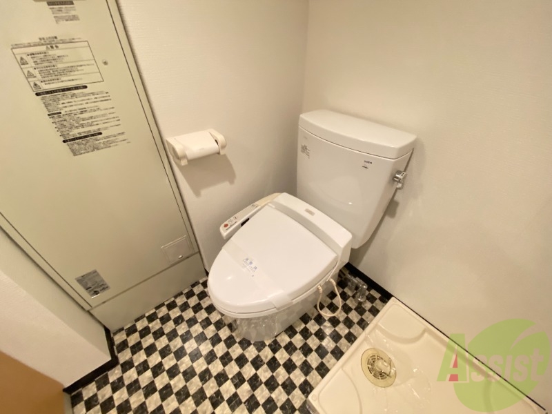 トイレ　ウォシュレット付き