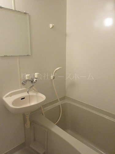 バス・シャワールーム　※別号室参考写真