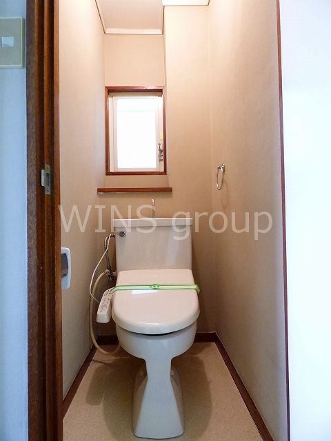 トイレ　ウォシュレット付きトイレです