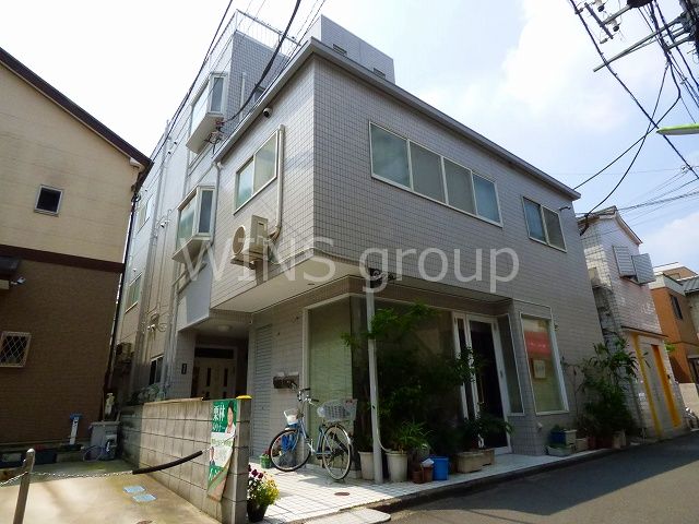 建物外観　閑静な住宅街に佇む賃貸マンションです