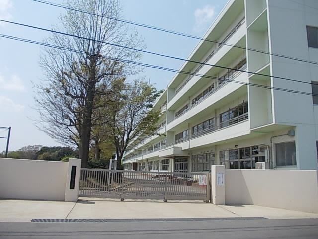 中学校　牛久市立牛久第三中学校（中学校）まで400m