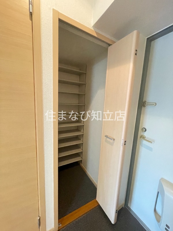 収納　別室同型写真