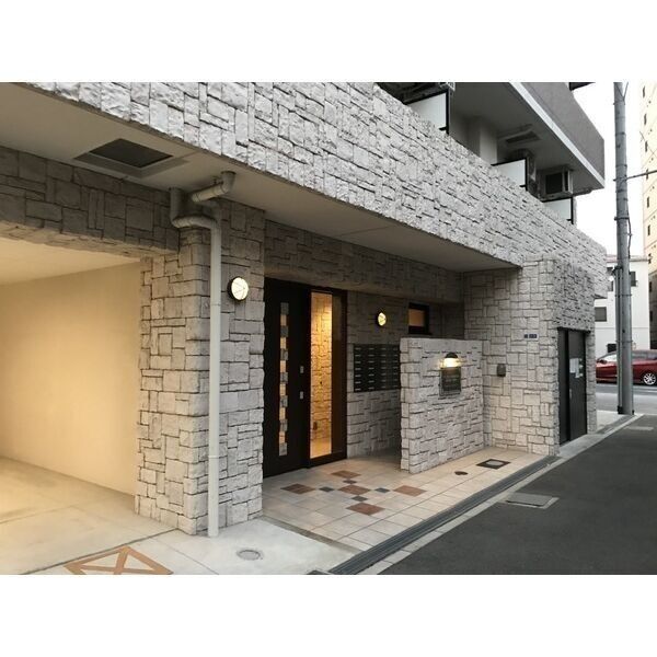 エントランス　ゆとりのあるエントランスです