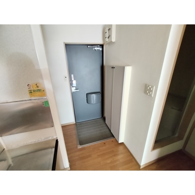 玄関　※別間取りの写真です