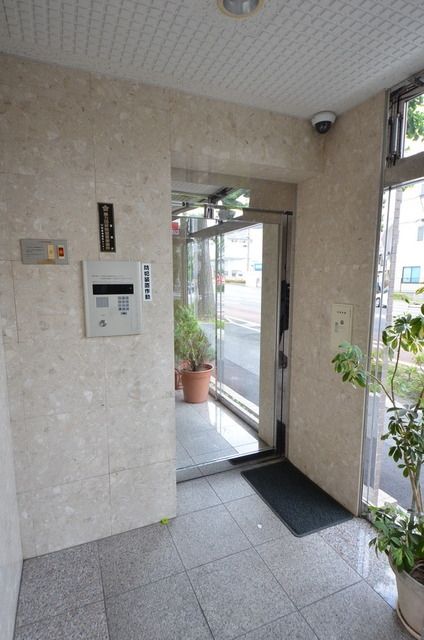 エントランス　★オートロックもついてます♪★