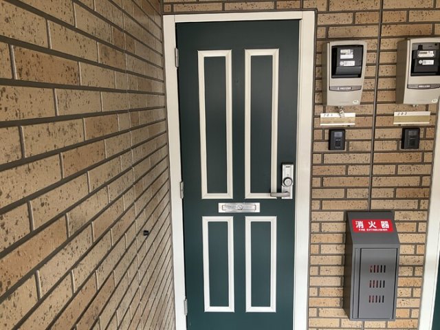 玄関　別号室の内装写真の為、現況有姿となります。