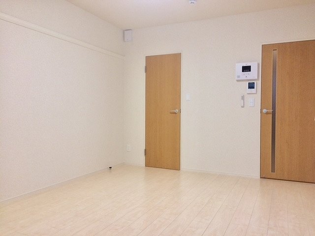 居室・リビング　こちらのリビングで趣味の時間をお楽しみください