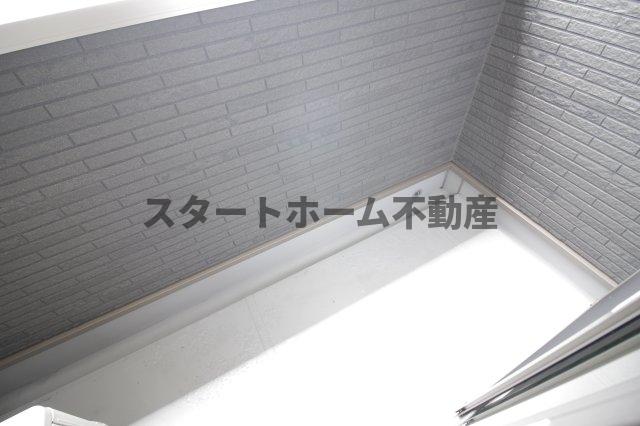 バルコニー　暖かな日差しのふりそそぐバルコニー