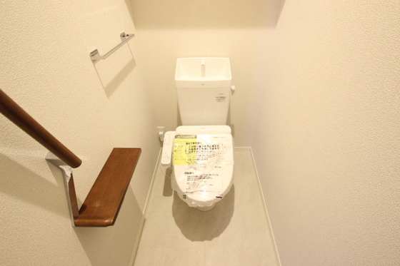 トイレ　※別部屋の写真です