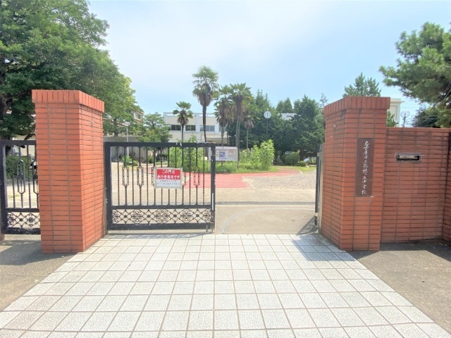 中学校　名古屋市立瑞穂ケ丘中学校（中学校）まで565m