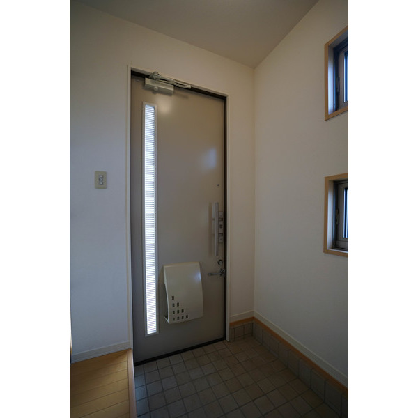 玄関　同じ建物の別のお部屋