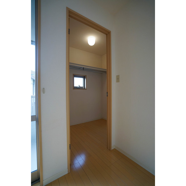 収納　同じ建物の別のお部屋
