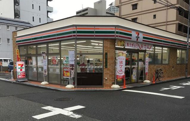 コンビニ　セブンイレブン 大阪天神西町店（コンビニ）まで200m
