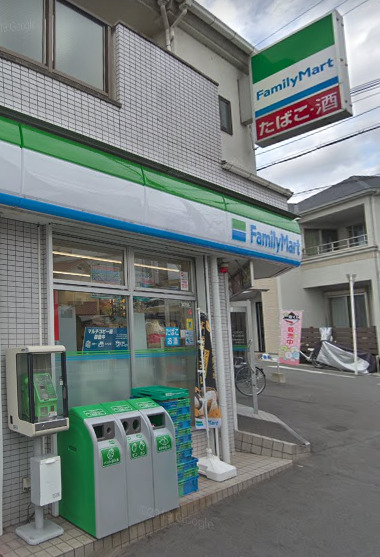 コンビニ　ファミリーマート 吹田山手三丁目店（コンビニ）まで329m