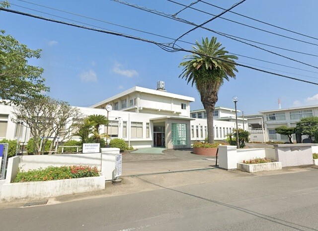 高校・高専　宮崎県立宮崎商業高校（高校・高専）まで1811m