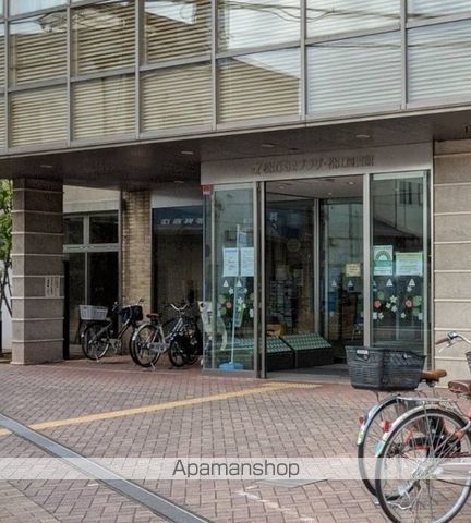 図書館　江戸川区立松江図書館（図書館）まで2460m