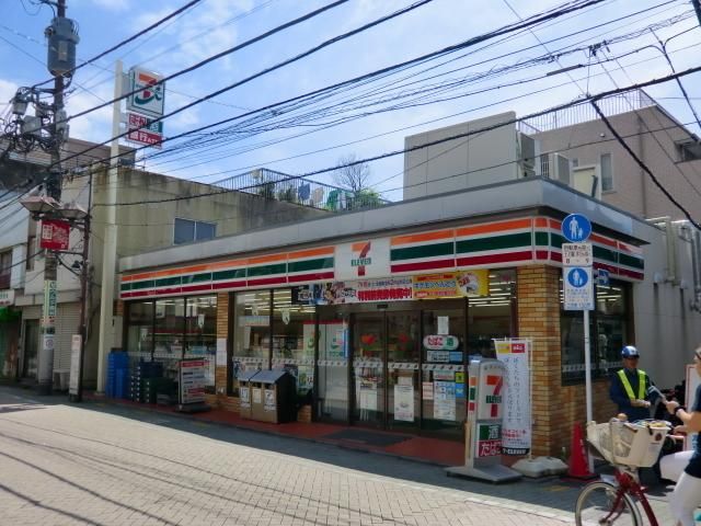 コンビニ　セブンイレブン（コンビニ）まで500m