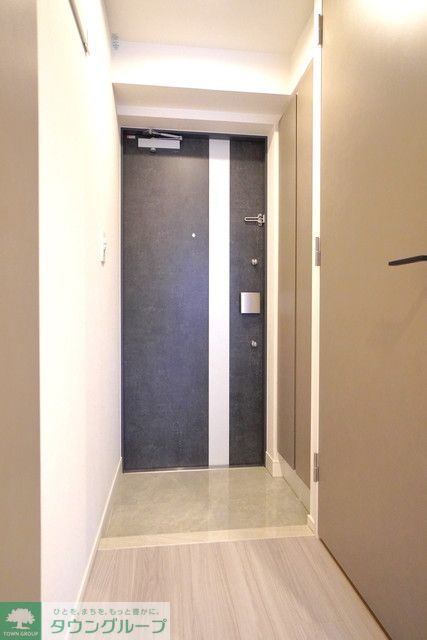 玄関　※写真は同タイプ住戸です。