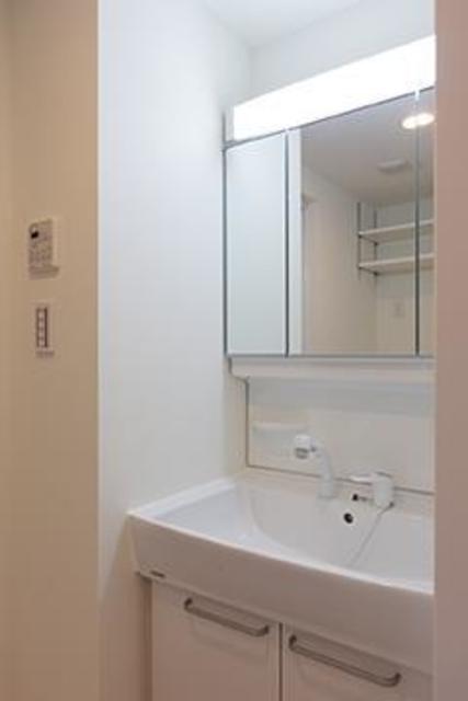 洗面設備　※写真は同タイプ住戸です。
