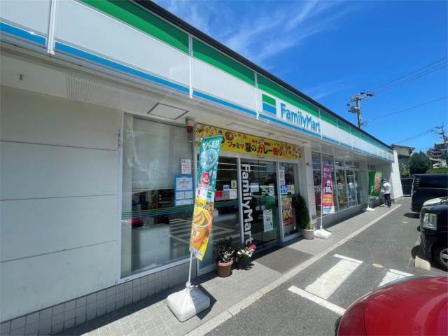 コンビニ　ファミリーマート 八幡本城東店（コンビニ）まで356m