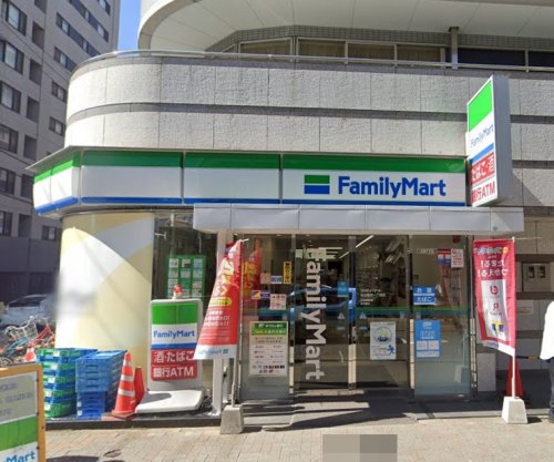 コンビニ　ファミリーマート 名古屋栄一丁目店（コンビニ）まで46m