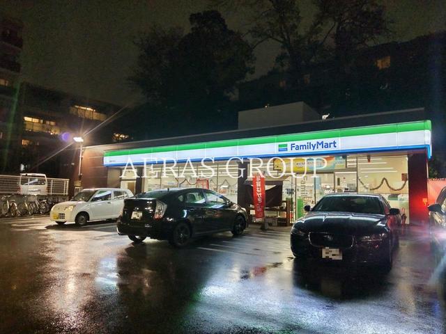 コンビニ　ファミリーマート 用賀の杜店（コンビニ）まで286m
