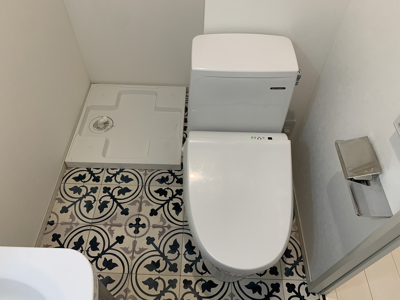 トイレ　室内洗濯機置場　別部屋写真