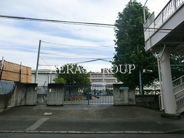小学校　立川市立松中小学校（小学校）まで689m