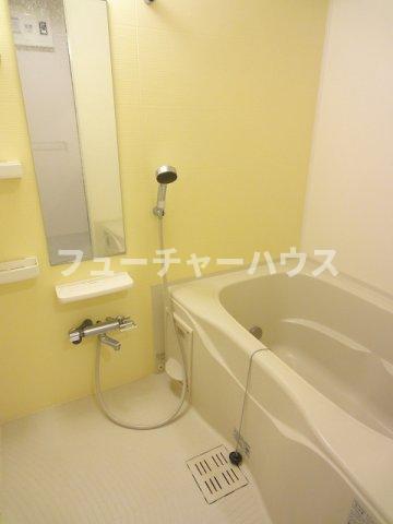 バス・シャワールーム　ゆったり過ごせるお風呂です