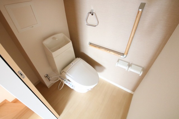 トイレ　※同物件別号室となります。