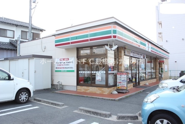コンビニ　セブンイレブン豊橋つつじが丘店（コンビニ）まで500m