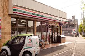 コンビニ　セブンイレブン 足立西綾瀬3丁目店（コンビニ）まで409m