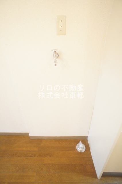 その他　洗濯機置き場は室内にあるので雨に濡れる心配はありません。