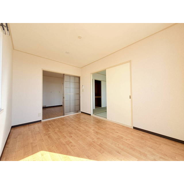 居室・リビング　南向きで日当り良好！明るく風通しの良いお部屋！