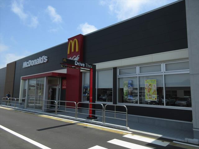 飲食店　マクドナルド上越店（飲食店）まで519m