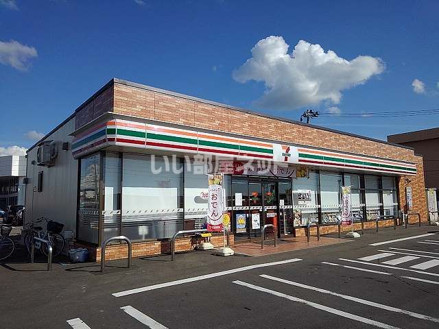 コンビニ　セブンイレブン 秋田仁井田本町店（コンビニ）まで886m