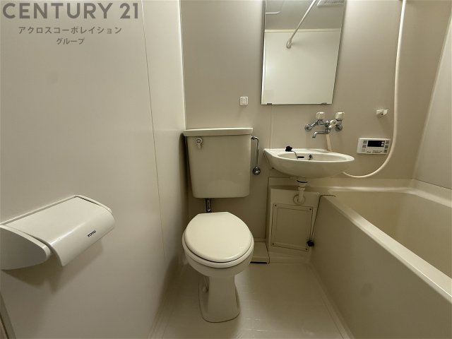 トイレ　浴室内にトイレがあります☆