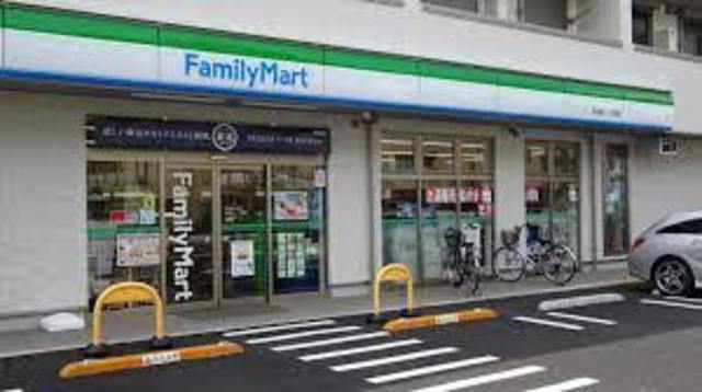 コンビニ　ファミリーマート足立舎人一丁目店（コンビニ）まで508m