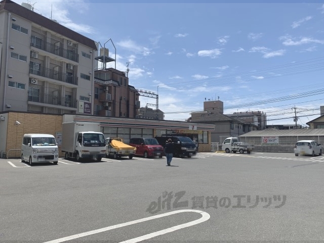 コンビニ　セブンイレブン奈良西大寺本町店（コンビニ）まで290m