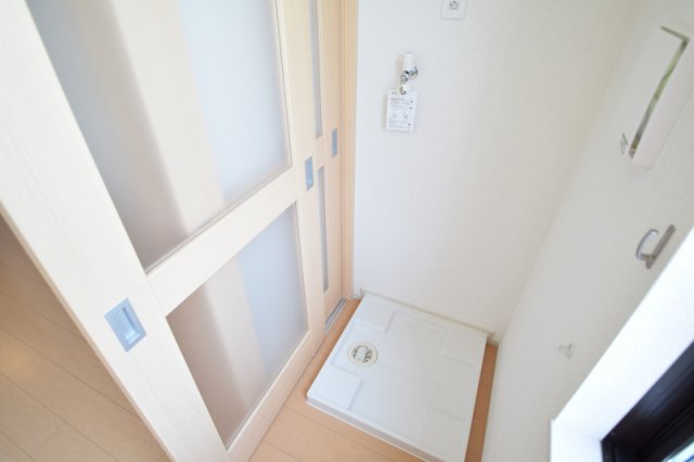 その他　洗濯機置き場はサンルームにあります