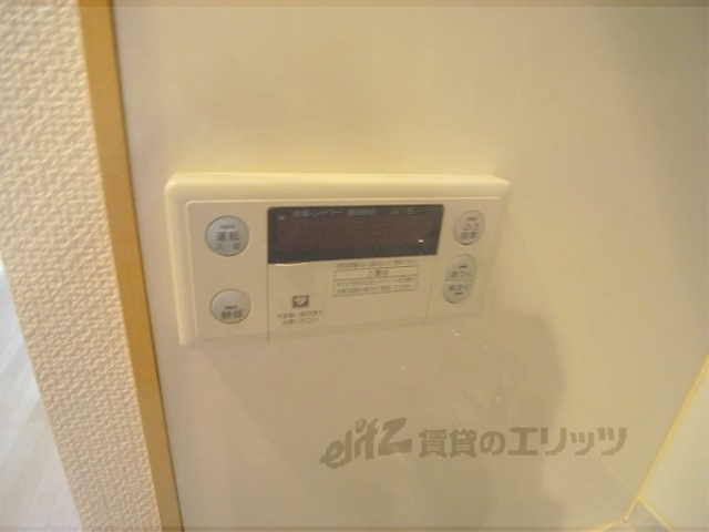 その他設備　給湯器リモコン