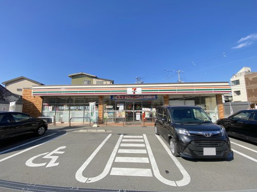 コンビニ　セブンイレブン 泉大津菅原町店（コンビニ）まで351m