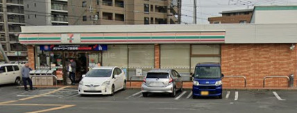 コンビニ　セブンイレブン 大阪鶴見緑地店（コンビニ）まで180m