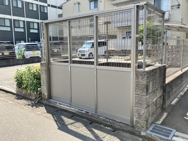 ロビー　ゴミ置き場